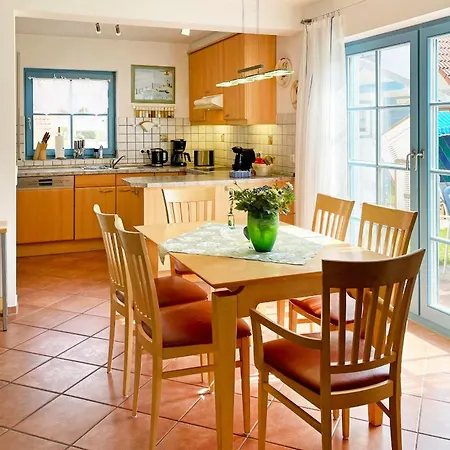 Feriehus Freesenbruch Doppelhaushaelfte 11 - Windfluechter Zingst